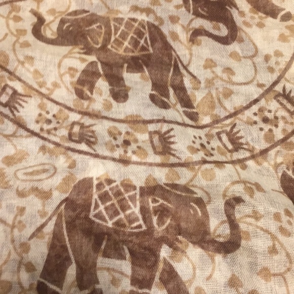 BEAUTIFUL INFINITY SCARF - Picture 2 of 3